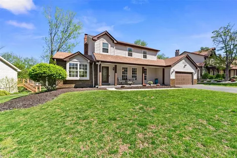 40 Golden Ridge Ct, Saint Charles, MO 63304