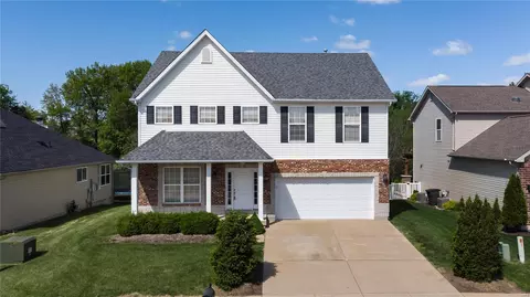 5605 Paris Ct, Saint Louis, MO 63129