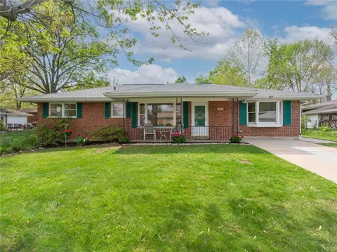 8875 Rusdon Ln, Saint Louis, MO 63126