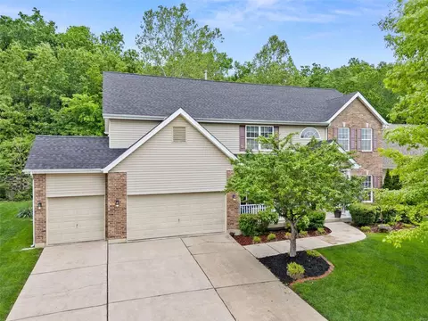 1552 Hunters Meadow Dr, O'fallon, MO 63366
