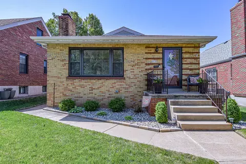 5616 Potomac St, Saint Louis, MO 63139