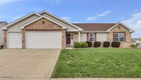 915 Hampshire Heath Dr, Dardenne Prairie, MO 63368