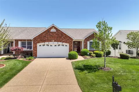 12 Putting Green Dr, Dardenne Prairie, MO 63368