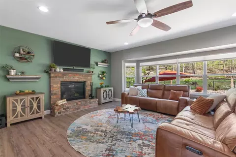 Living - 17651 Trailmark Ct, Eureka, MO 63025 photo 4 of 7