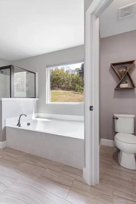 Bath - 17651 Trailmark Ct, Eureka, MO 63025 photo 7 of 8