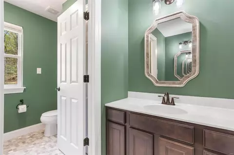 Bath - 17651 Trailmark Ct, Eureka, MO 63025 photo 4 of 8