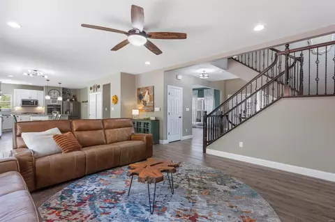 Living - 17651 Trailmark Ct, Eureka, MO 63025 photo 6 of 7