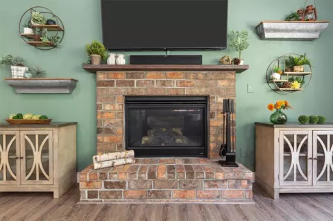 Living - 17651 Trailmark Ct, Eureka, MO 63025 photo 5 of 7