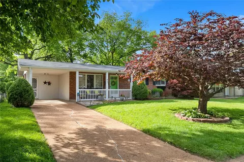 825 Naomi Ave, Florissant, MO 63031