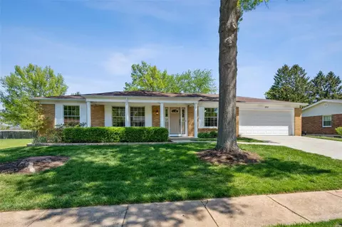 Exterior - 252 Monroe Mill Dr, Ballwin, MO 63011 photo 7 of 8