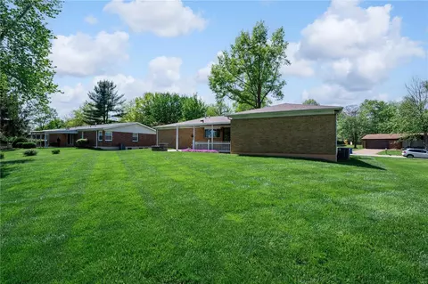 Exterior - 252 Monroe Mill Dr, Ballwin, MO 63011 photo 5 of 8
