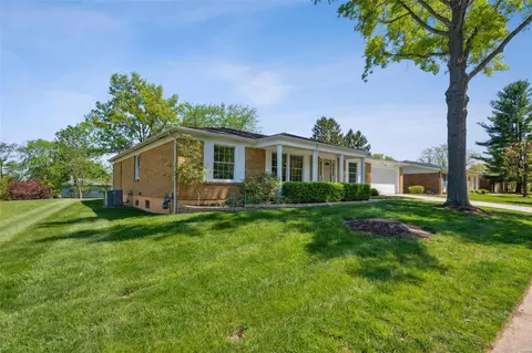 Exterior - 252 Monroe Mill Dr, Ballwin, MO 63011 photo 6 of 8