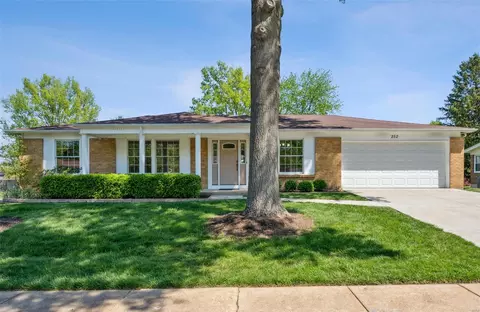 252 Monroe Mill Dr, Ballwin, MO 63011