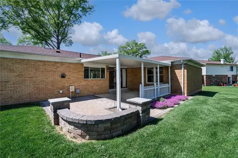 Exterior - 252 Monroe Mill Dr, Ballwin, MO 63011 photo 3 of 8