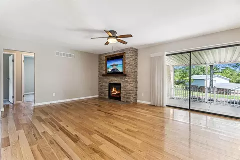 Living - 252 Monroe Mill Dr, Ballwin, MO 63011 photo 1 of 2