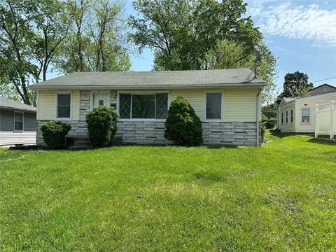 4306 Lindscott Ave, Saint Louis, MO 63134
