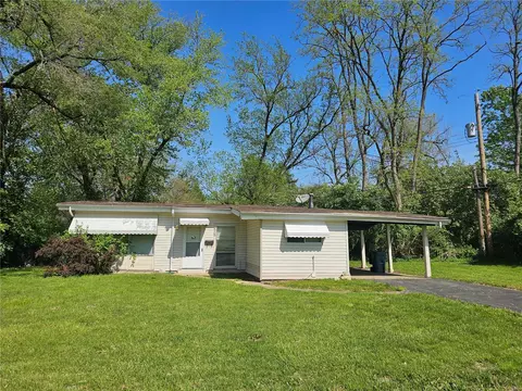 8309 Midwood Ave, Saint Louis, MO 63134