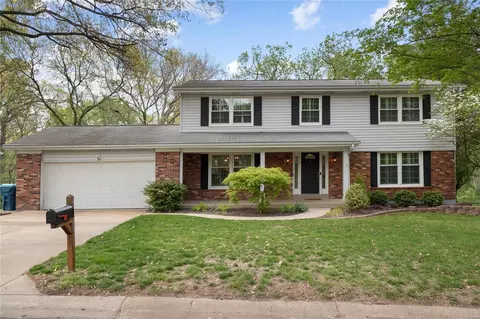 12393 Falaise Dr, Creve Coeur, MO 63141