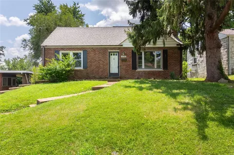 9218 Alpine Dr, Saint Louis, MO 63123