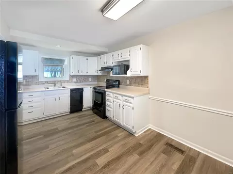 Kitchen - 903 Saint Bernard Dr, O'fallon, MO 63366 photo 2 of 4