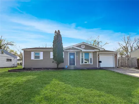 903 Saint Bernard Dr, O'fallon, MO 63366