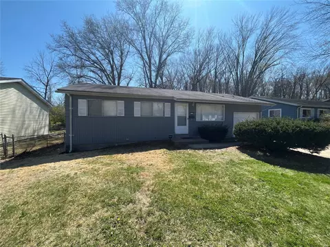 2626 Daman Ct, Saint Louis, MO 63136