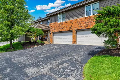 1105 Claytonbrook Ct, Ballwin, MO 63011