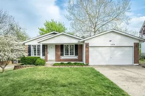1028 Lanawood Ct, Florissant, MO 63031