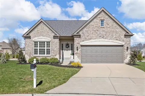 745 Ridgepointe Ct, Lake Saint Louis, MO 63367
