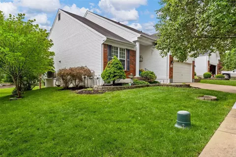 944 Gandolf Way, Eureka, MO 63025 photo 2