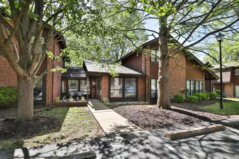 4360 Tavistock Cir, Saint Louis, MO 63129
