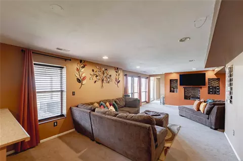 Living - 166 Royallprairie Ln, O'fallon, MO 63368 photo 6 of 8