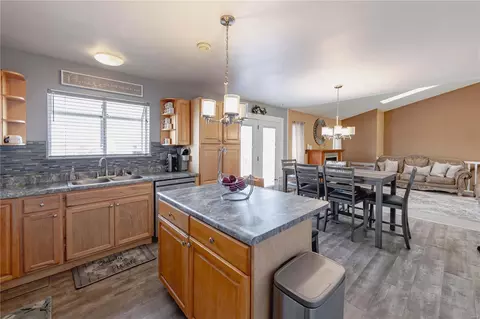 Kitchen - 166 Royallprairie Ln, O'fallon, MO 63368 photo 2 of 6