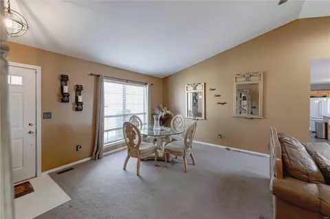 Dining - 166 Royallprairie Ln, O'fallon, MO 63368 photo 2 of 5