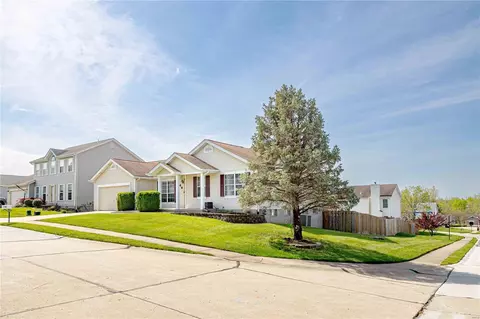Exterior - 166 Royallprairie Ln, O'fallon, MO 63368 photo 3 of 14