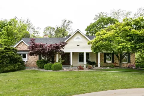 418 Seven Gables Ct, Chesterfield, MO 63017