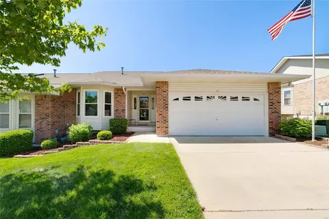 21 Faulkner Dr #31C, Saint Charles, MO 63303