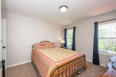 Bedroom - 1507 Heather Glen Dr, Lake Saint Louis, MO 63367 photo 3 of 5