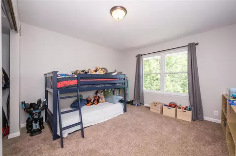 Bedroom - 1507 Heather Glen Dr, Lake Saint Louis, MO 63367 photo 2 of 5