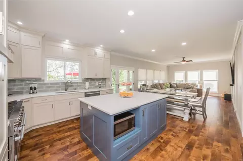 Kitchen - 1507 Heather Glen Dr, Lake Saint Louis, MO 63367 photo 1 of 5