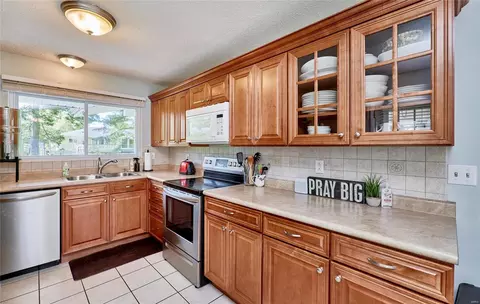 Kitchen - 814 Phaeton Dr, Manchester, MO 63021 photo 2 of 2