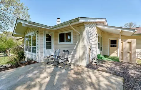 Exterior - 814 Phaeton Dr, Manchester, MO 63021 photo 5 of 6