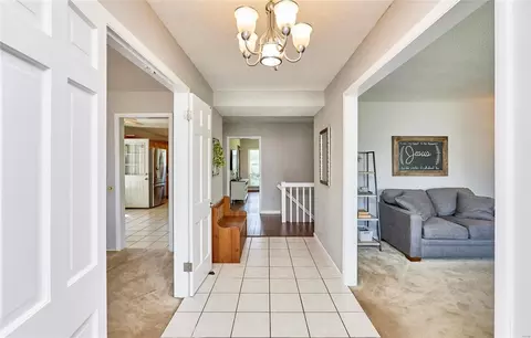 Entry Way - 814 Phaeton Dr, Manchester, MO 63021 photo 3 of 3