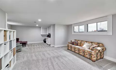 Living - 814 Phaeton Dr, Manchester, MO 63021 photo 3 of 6