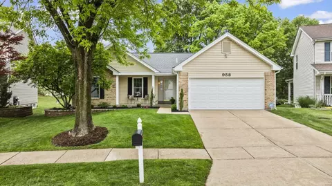 958 Palm Bay Dr, Ballwin, MO 63021