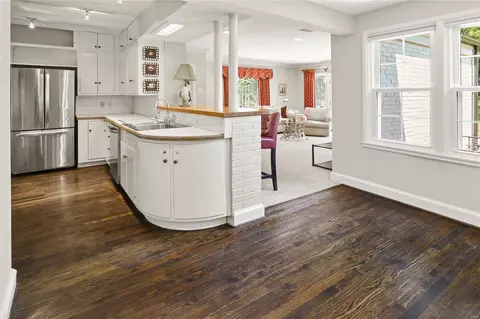 Kitchen - 12 Daniel Rd, Saint Louis, MO 63124 photo 4 of 4