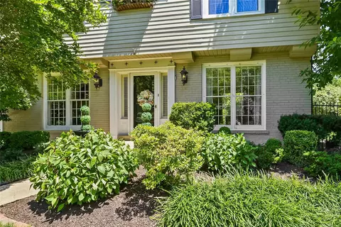 Exterior - 12 Daniel Rd, Saint Louis, MO 63124 photo 4 of 11