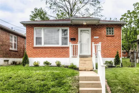 6955 Etzel Ave, Saint Louis, MO 63130