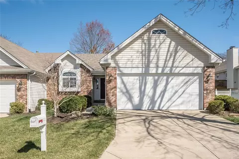 1307 Golden Point Dr, Saint Louis, MO 63146