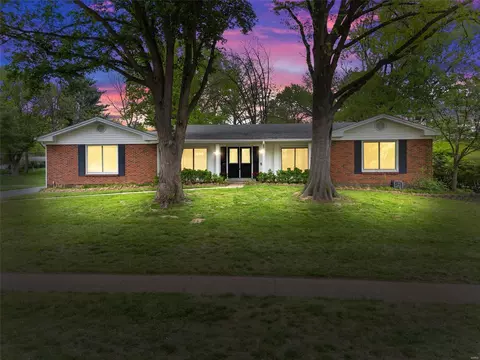 14531 Eddington Dr, Chesterfield, MO 63017